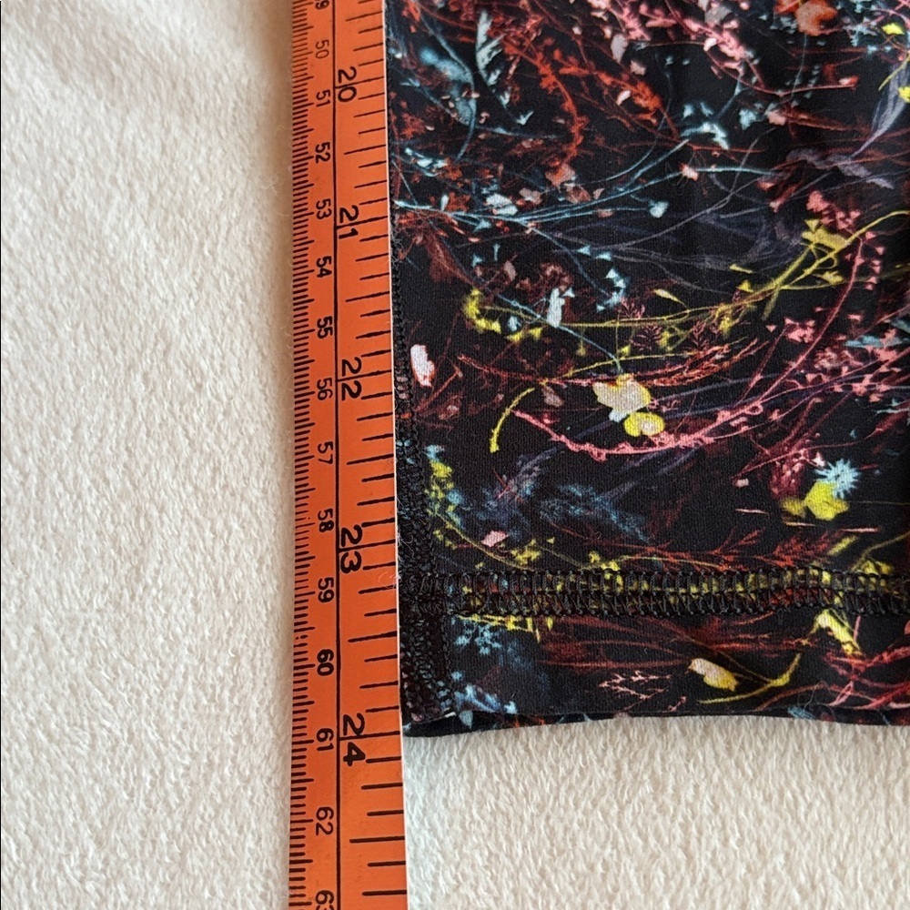 LULULEMON ‘Foilage’ Activewear Leggings - Picture 11 of 12